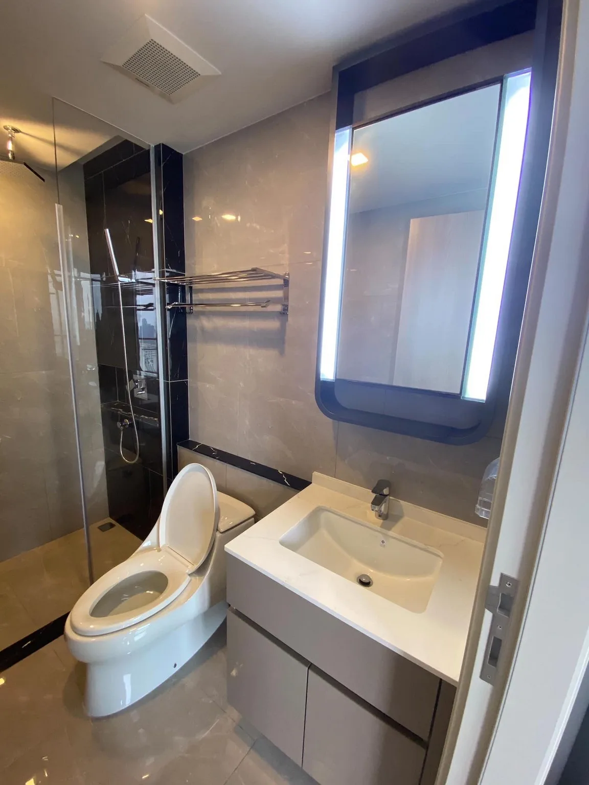 Property photos for One 9 Five Asoke - Rama 9