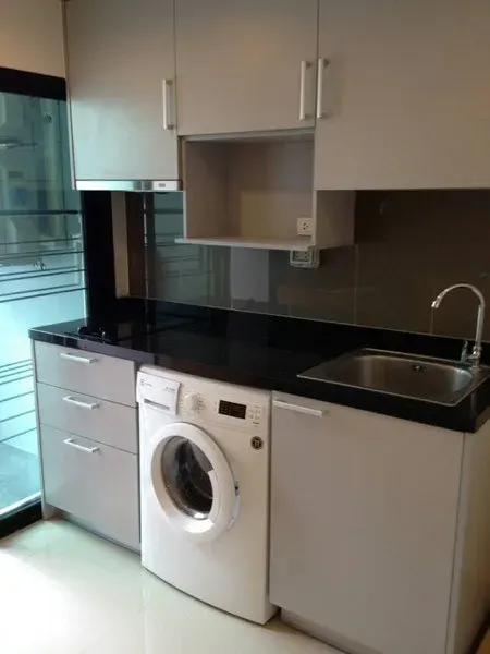 Property photos for Zenith Place Sukhumvit 42