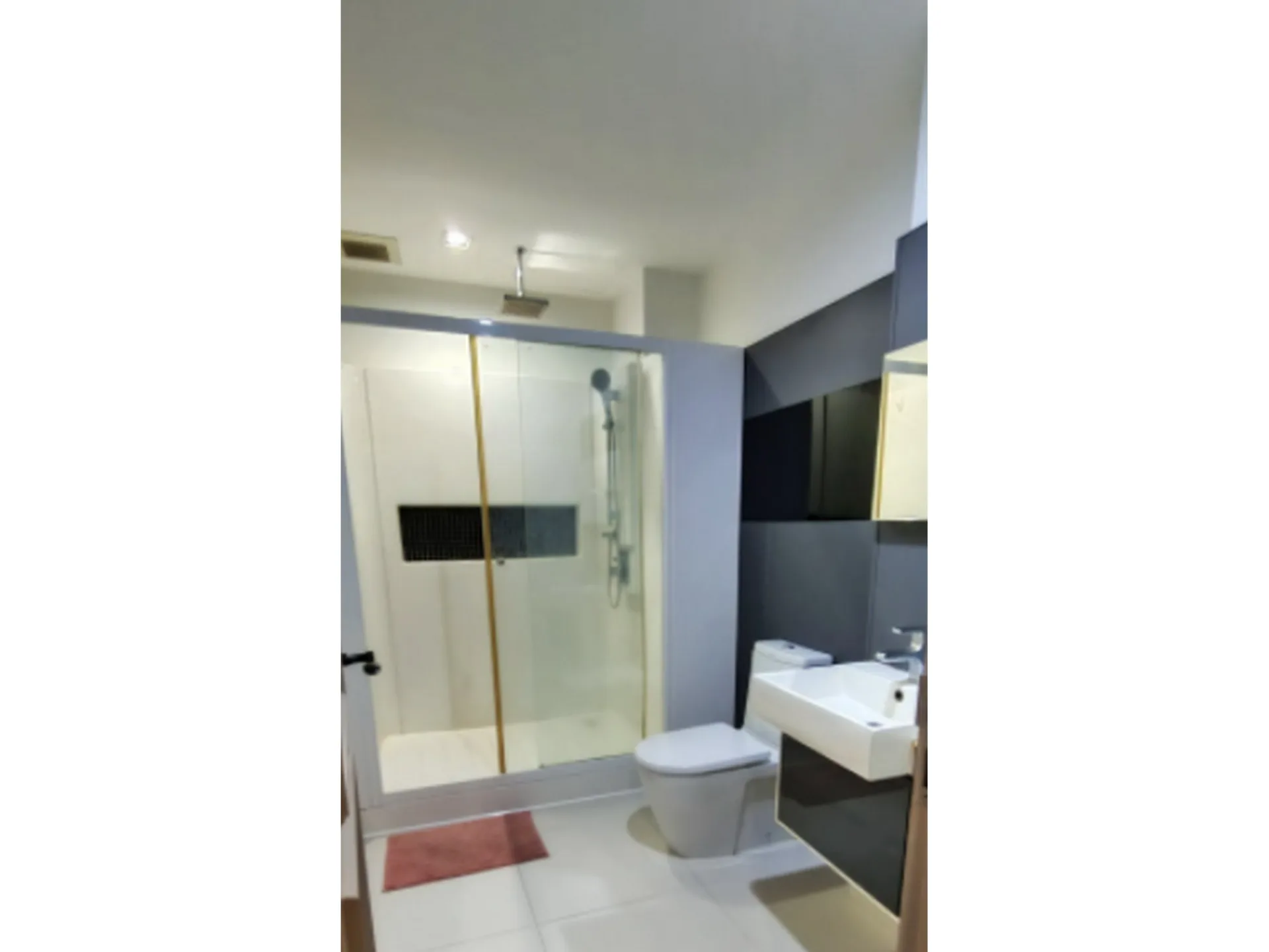 Property photos for The Room Sukhumvit 62