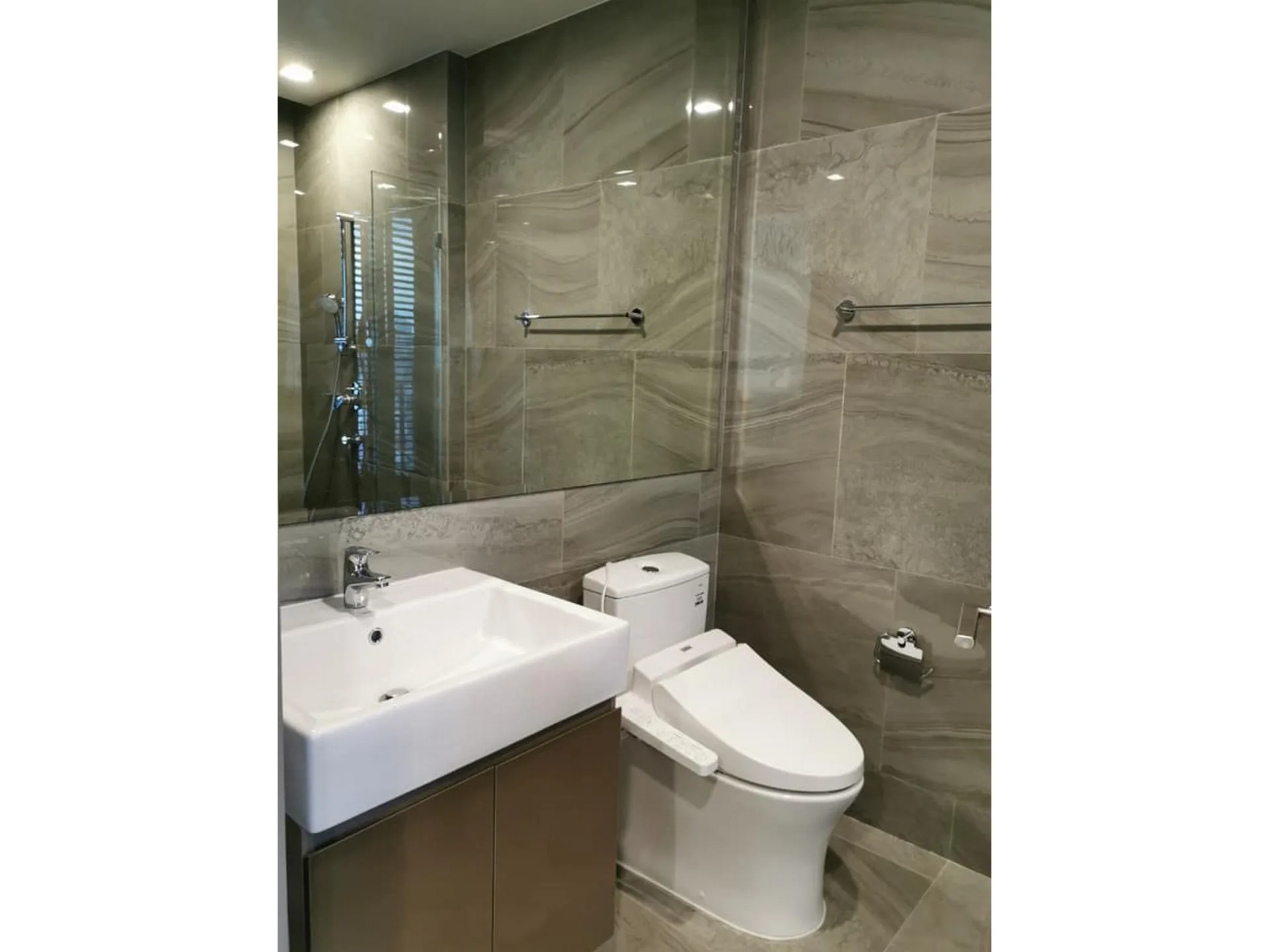 Property photos for Ideo Q Victory