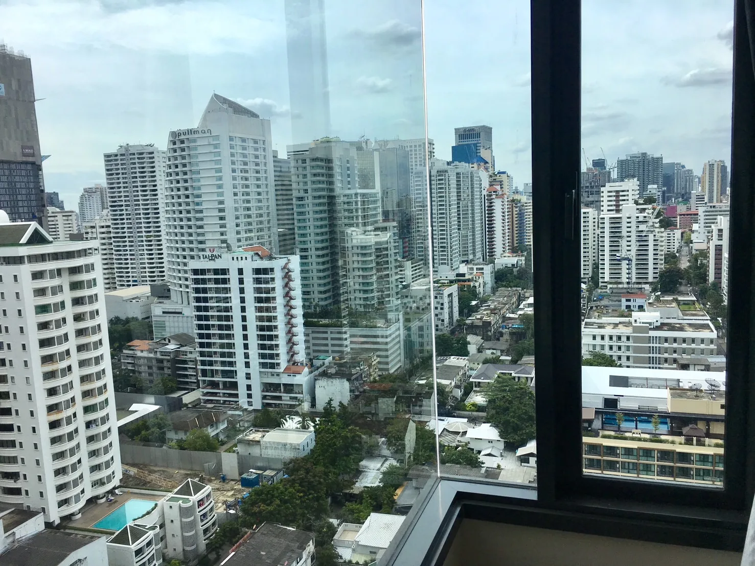 Property photos for Edge Sukhumvit 23