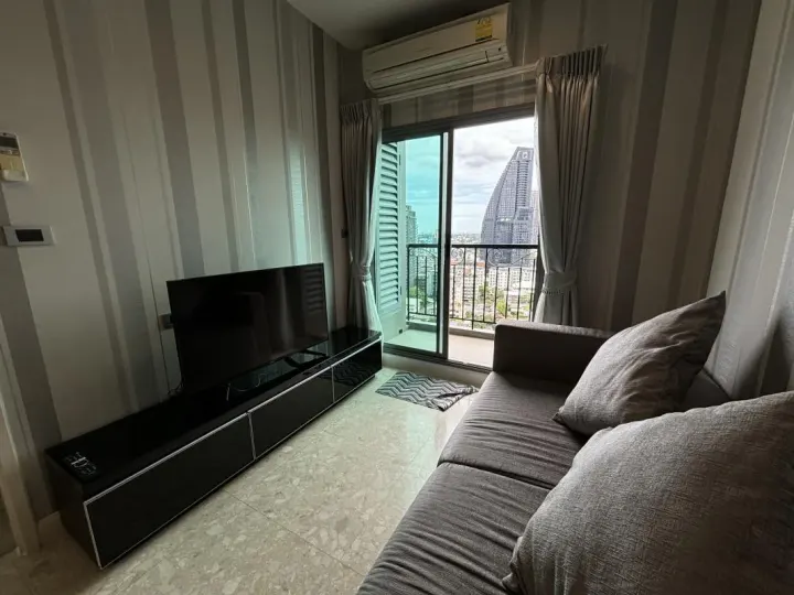 Property photos for The Crest Sukhumvit 34
