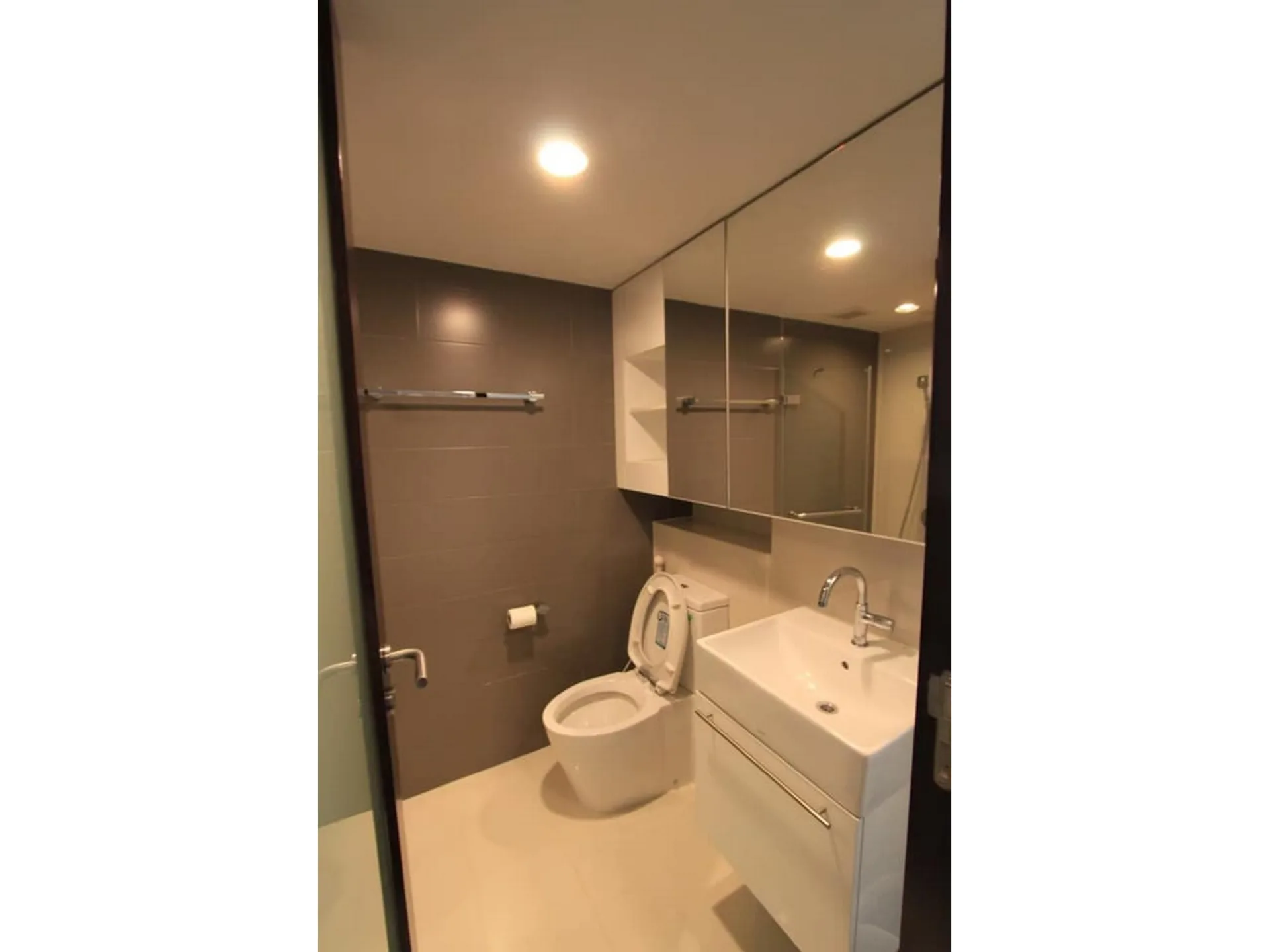 Property photos for Ideo Morph 38