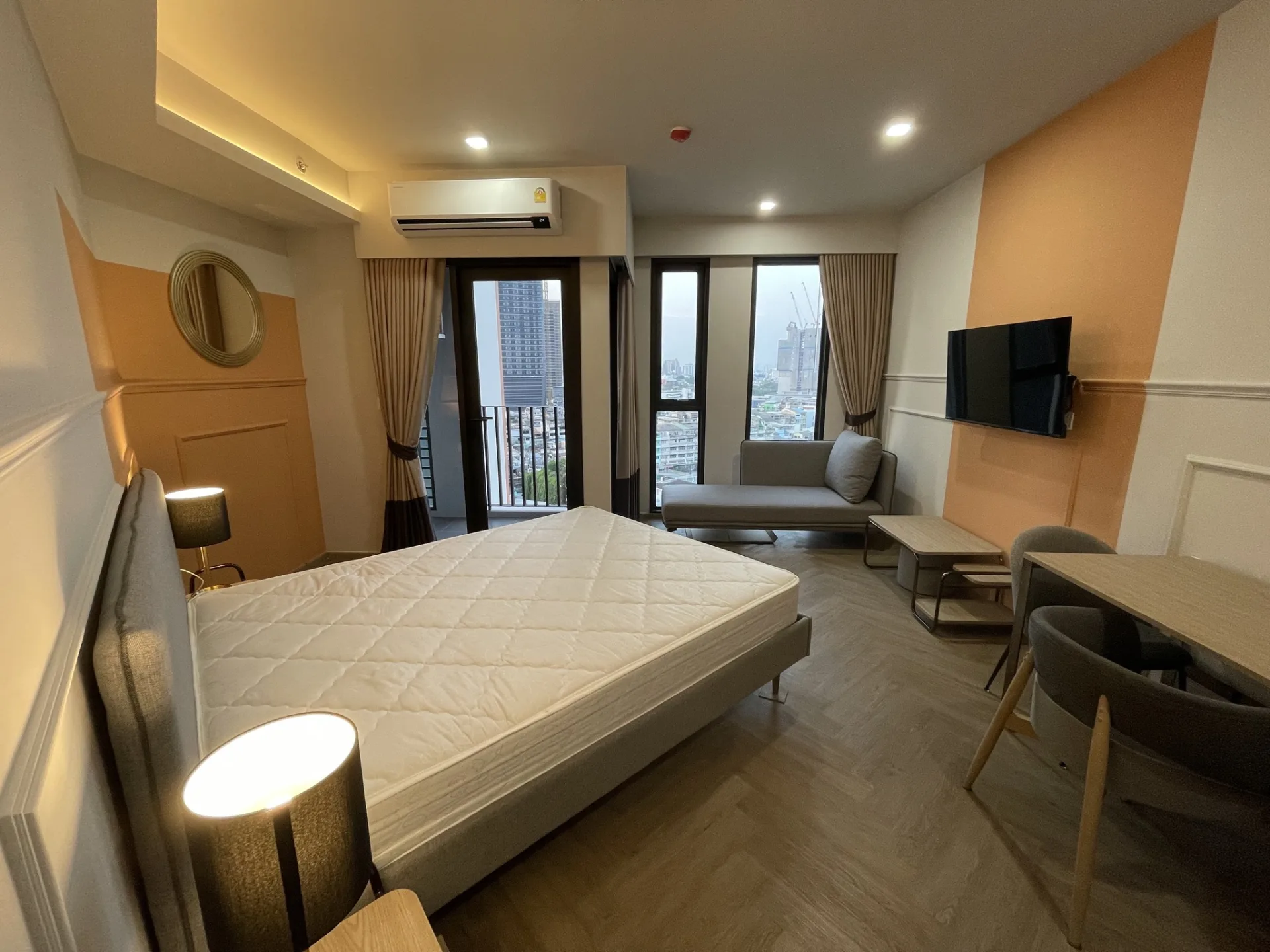 Property photos for Chapter Chula-samyan