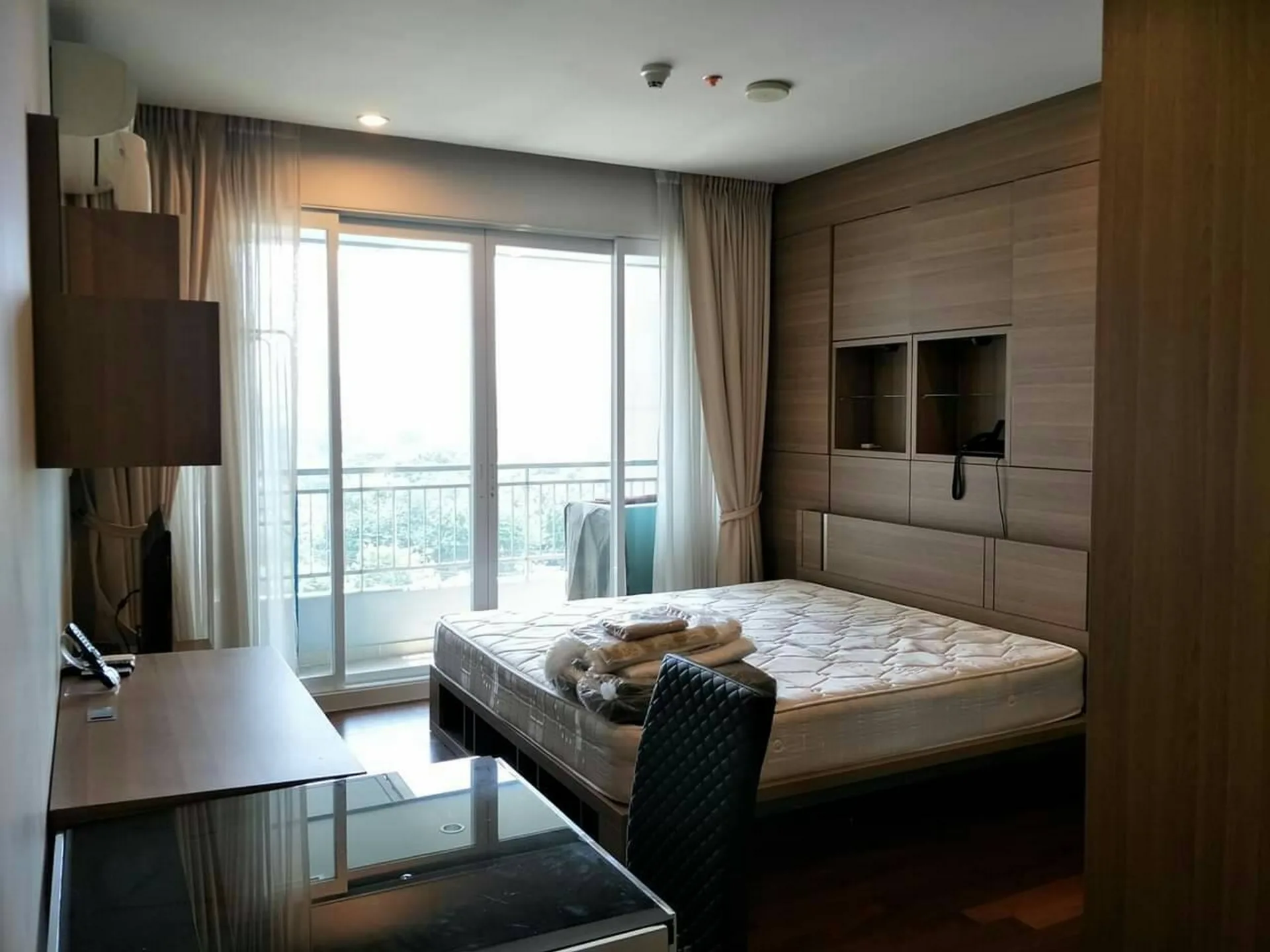 Property photos for Circle Condominium