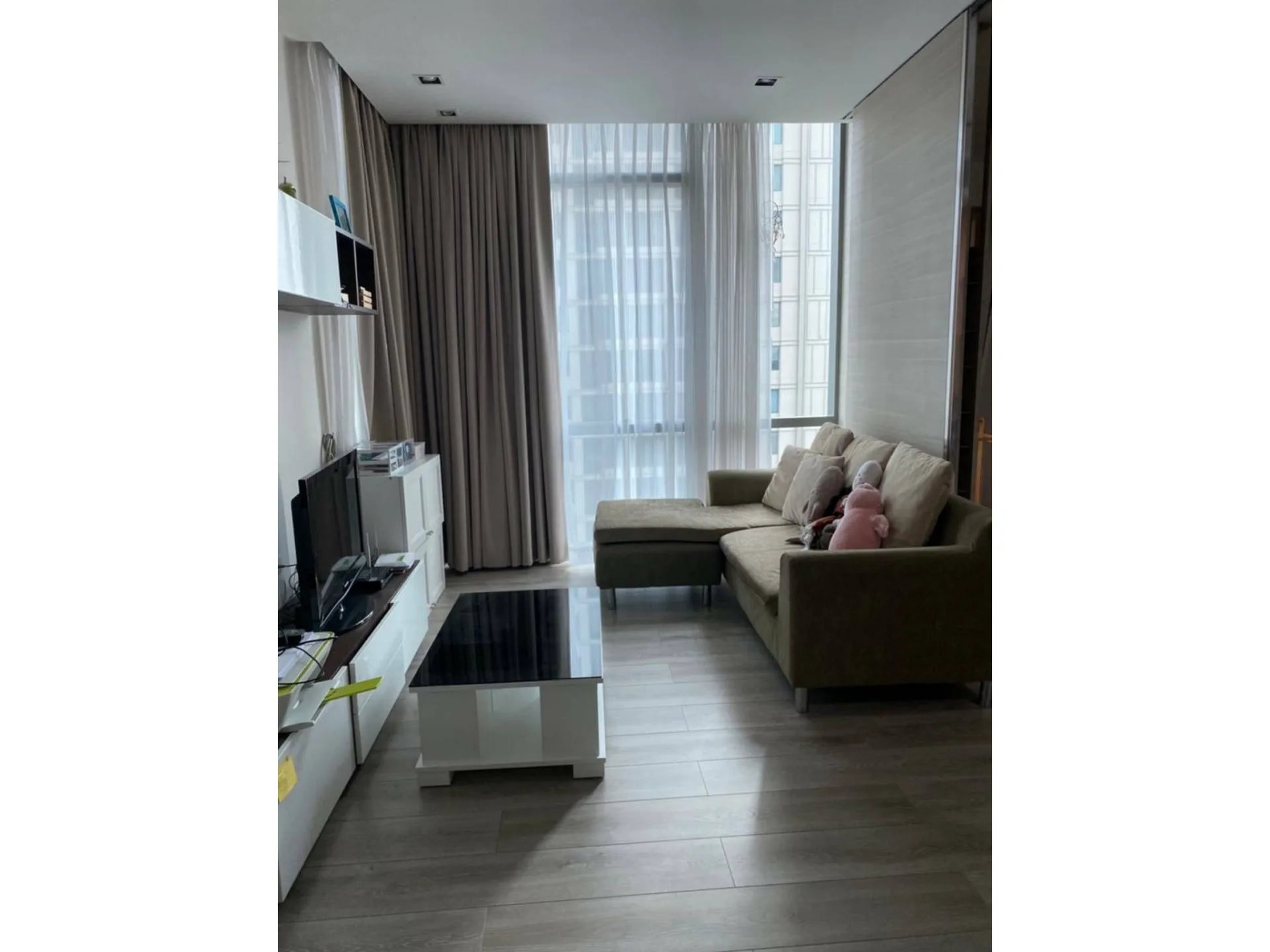 Property photos for The Room Sukhumvit 21