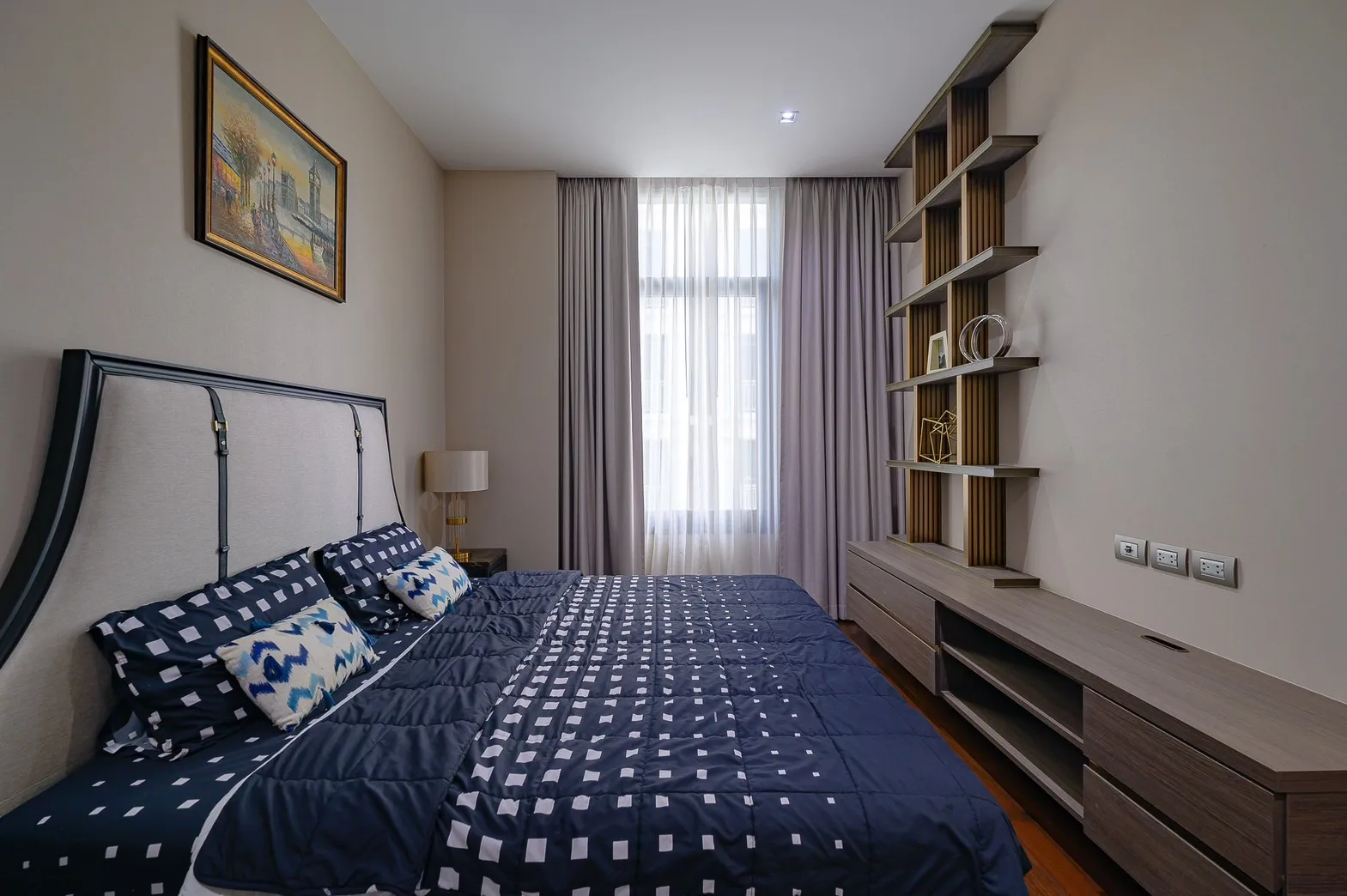 Property photos for The Diplomat 39
