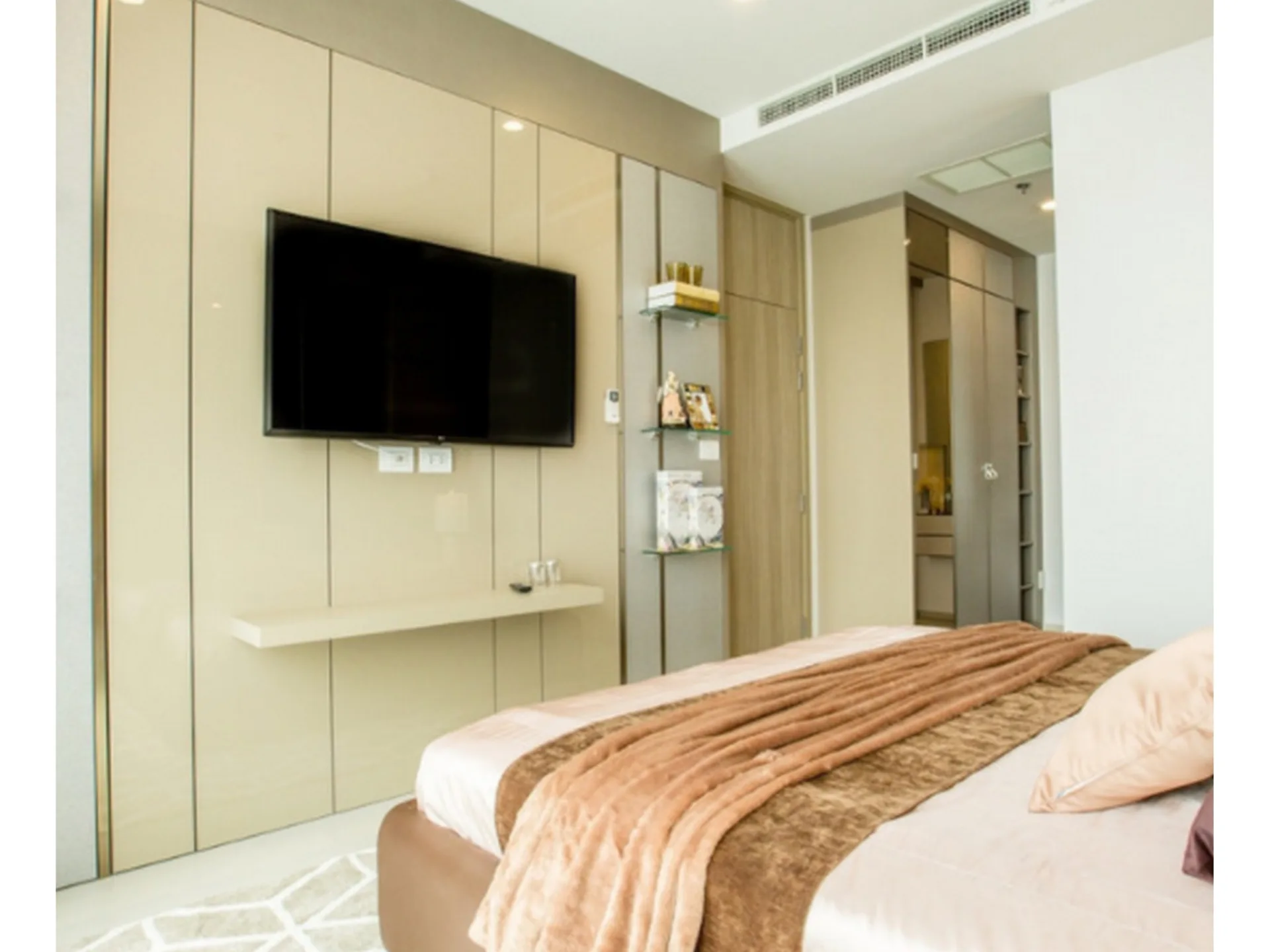 Property photos for Noble Ploenchit