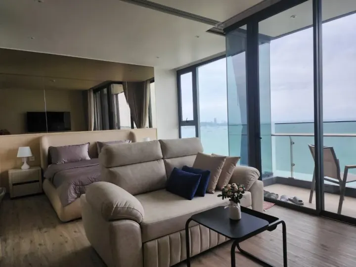 Property photos for Arom Wongamat