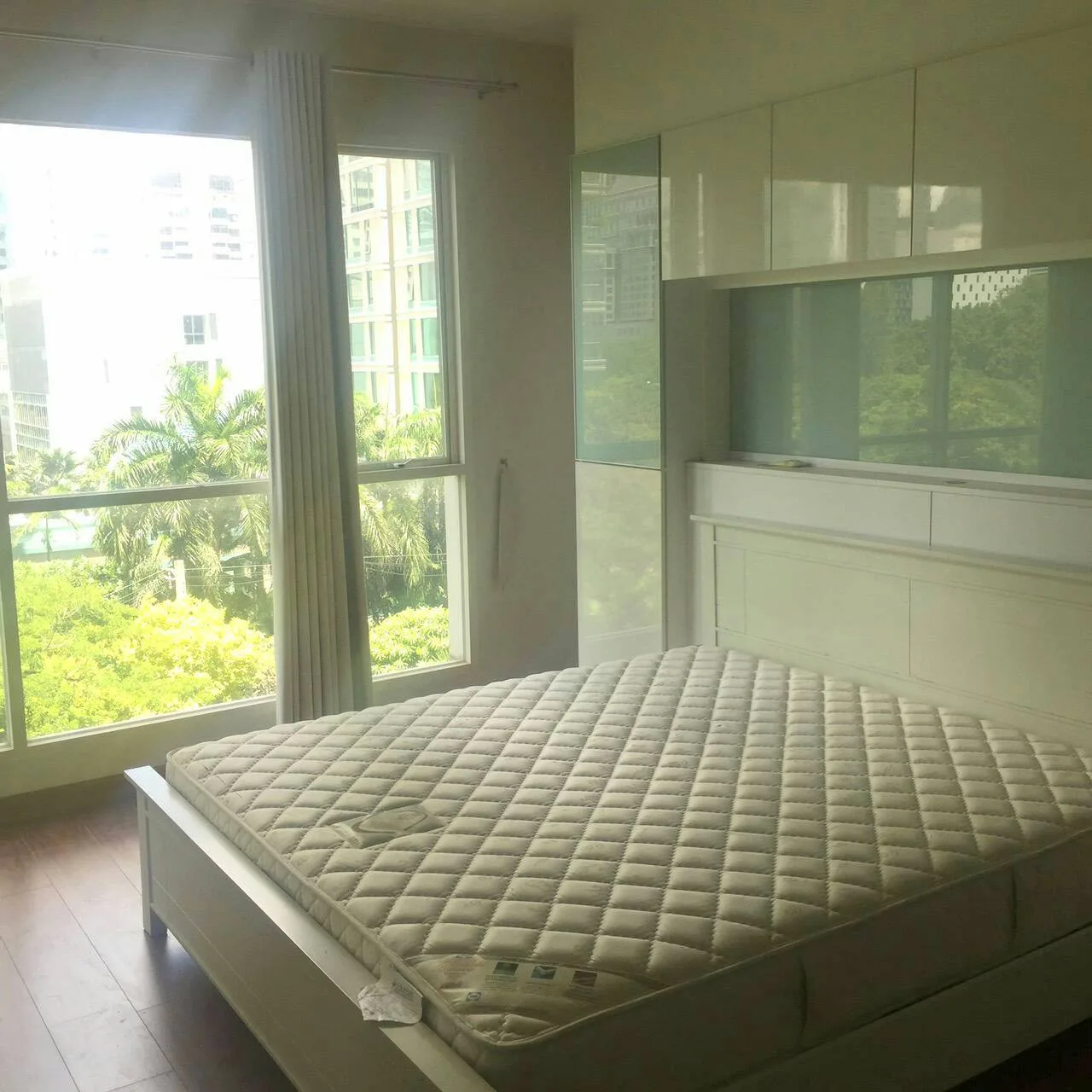 Property photos for The Address Chidlom