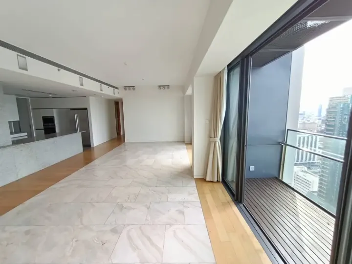 Property photos for The Met
