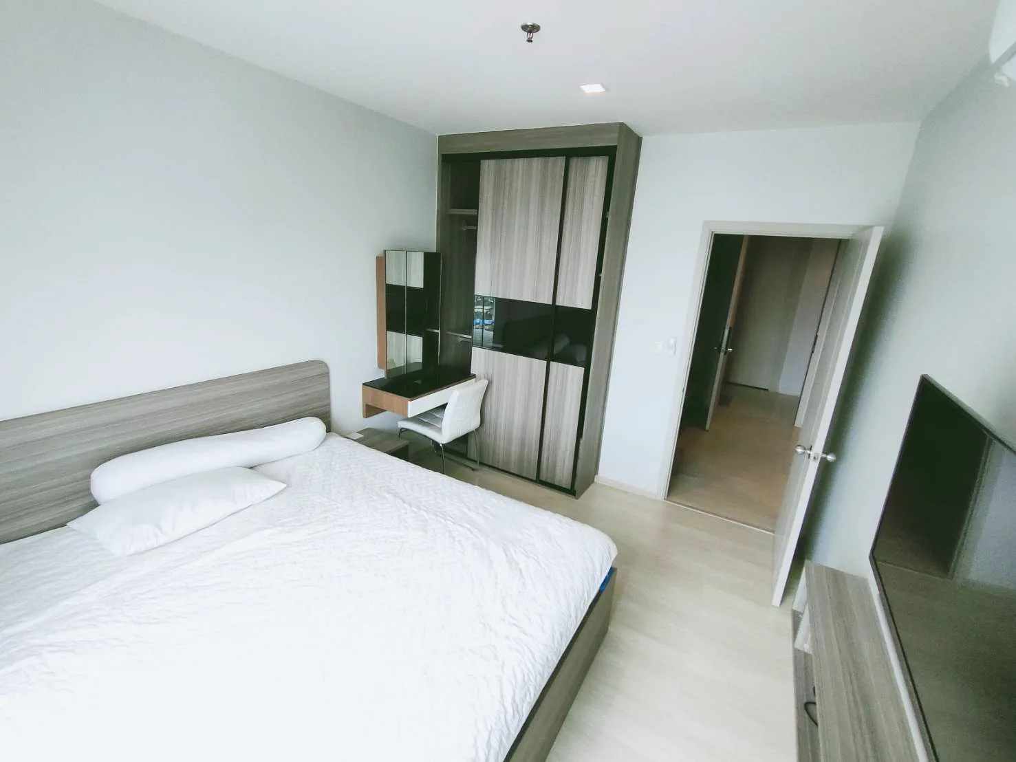 Property photos for Life Sukhumvit 48