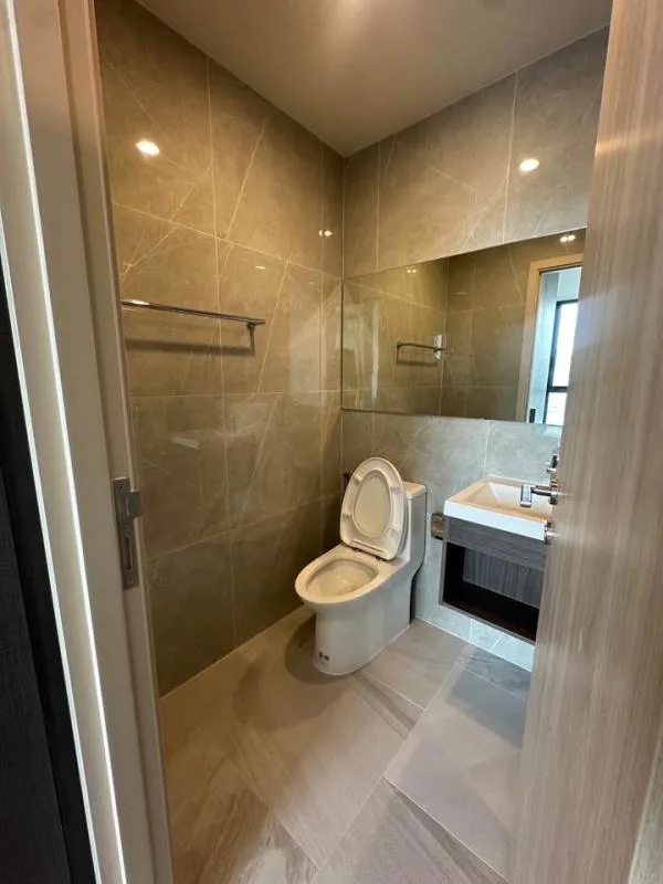 Property photos for Nue District R9