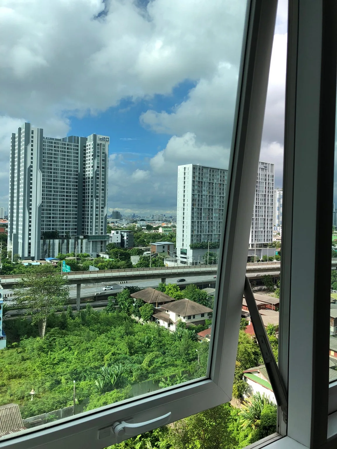 Property photos for The Key Sathorn - Ratchapruek