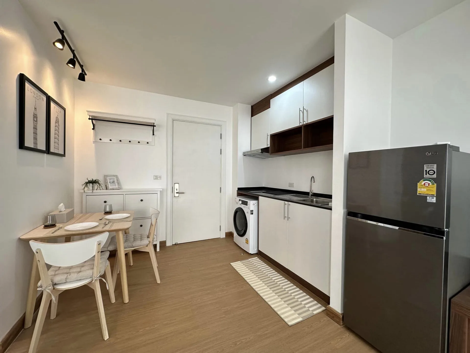 Property photos for 6th Avenue Sukhumvit 15