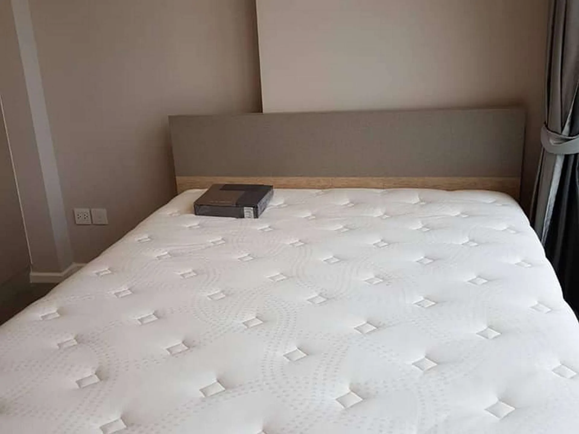 Property photos for The Room Sathorn - St.Louis
