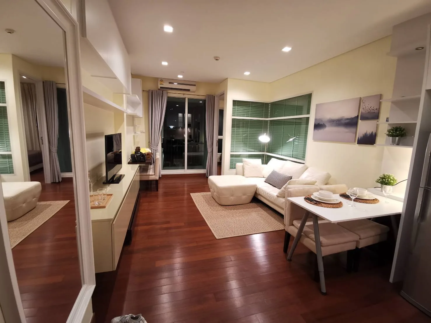 Property photos for Ivy Thonglor