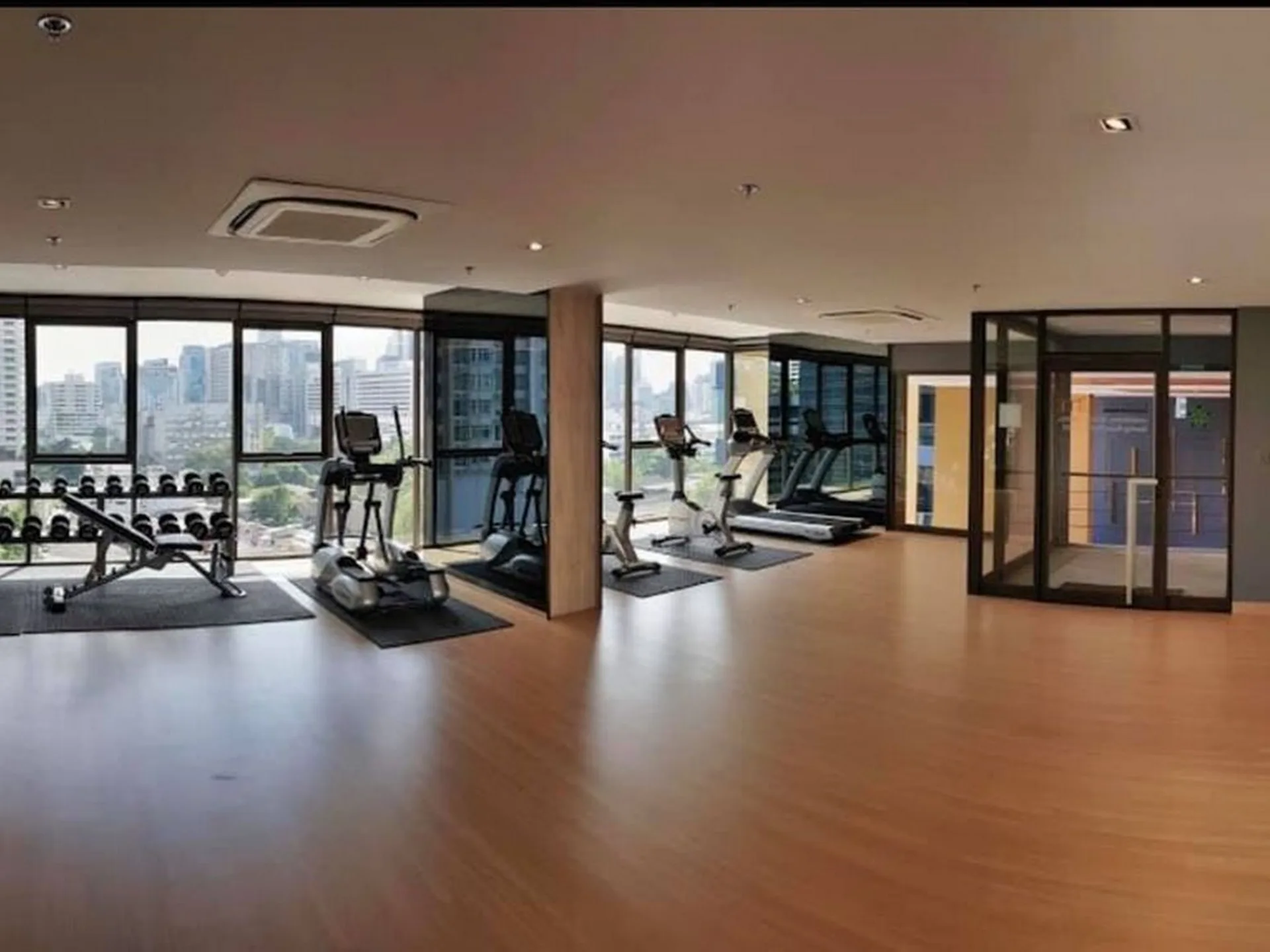 Property photos for Lumpini Suite Phetchaburi - Makkasan