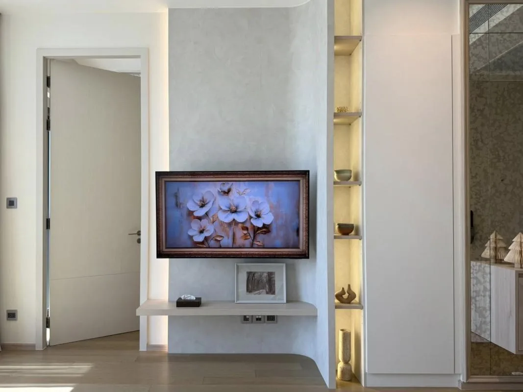 Property photos for The Strand Thonglor