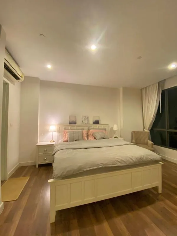 Property photos for The Room Sukhumvit 62