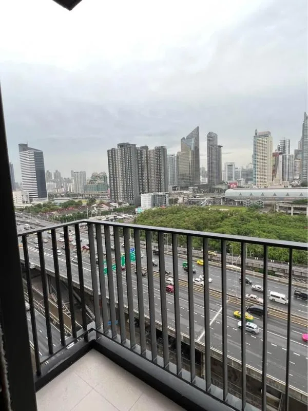 Property photos for Life Asoke Hype