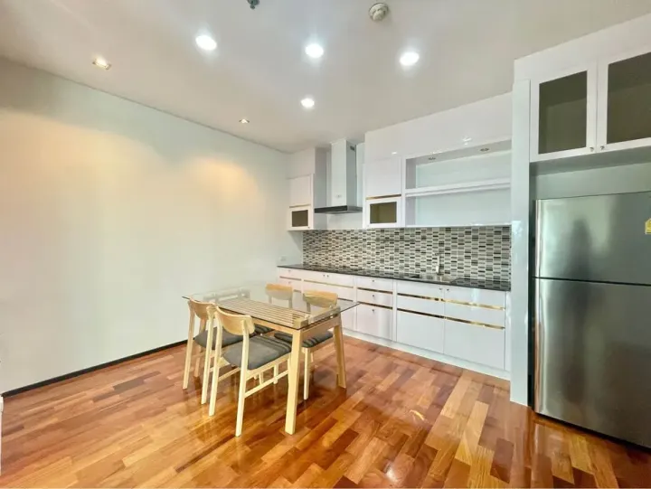 Property photos for Noble Ora