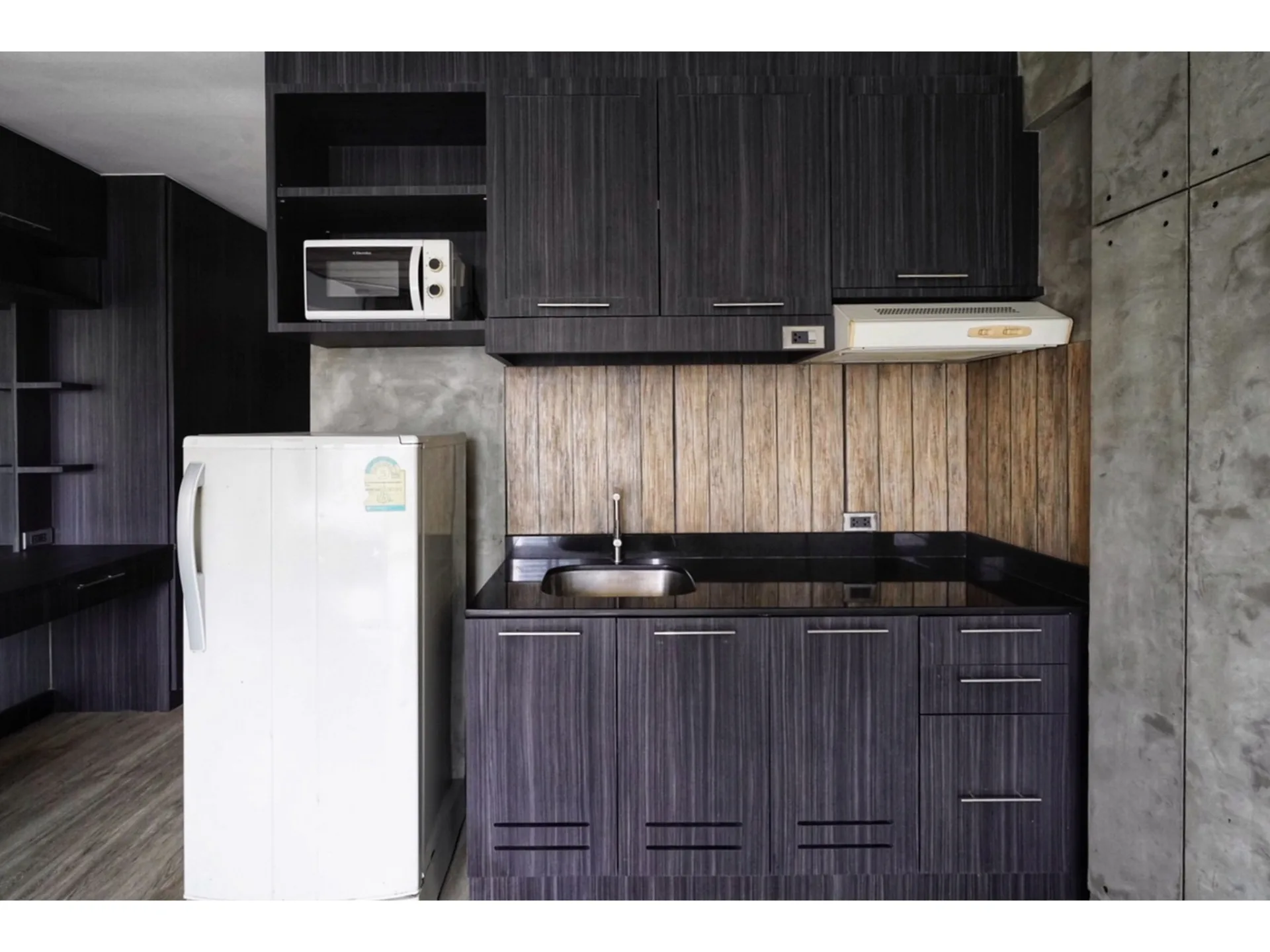 Property photos for Raintree Villa