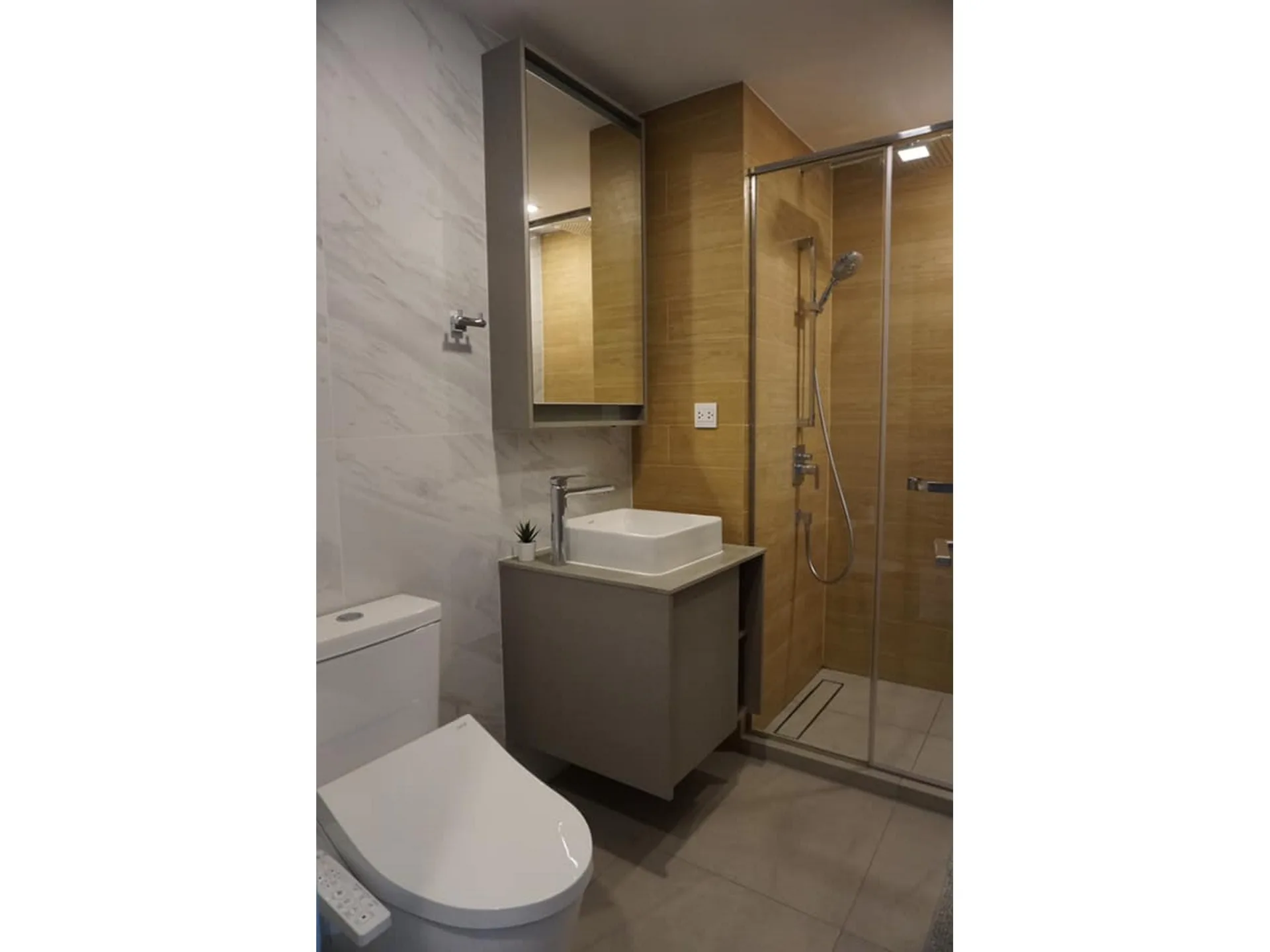 Property photos for Taka Haus Ekamai 12