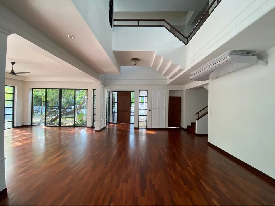 Property photos for Noble house