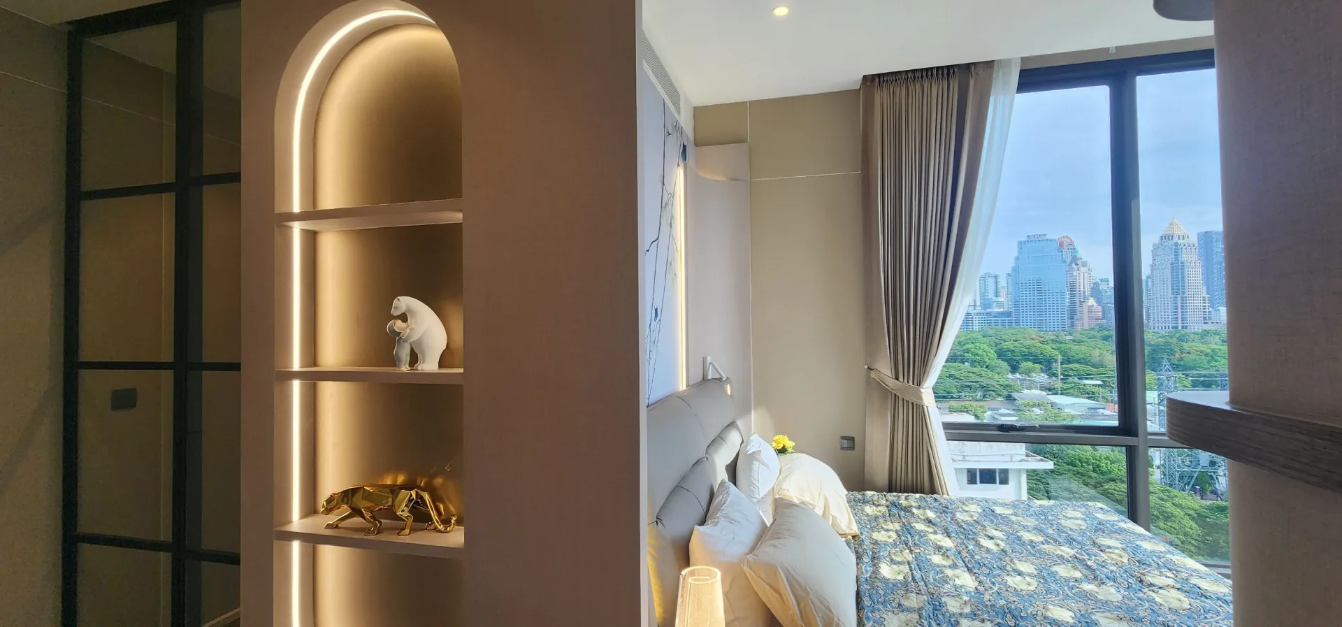 Property photos for Muniq Langsuan