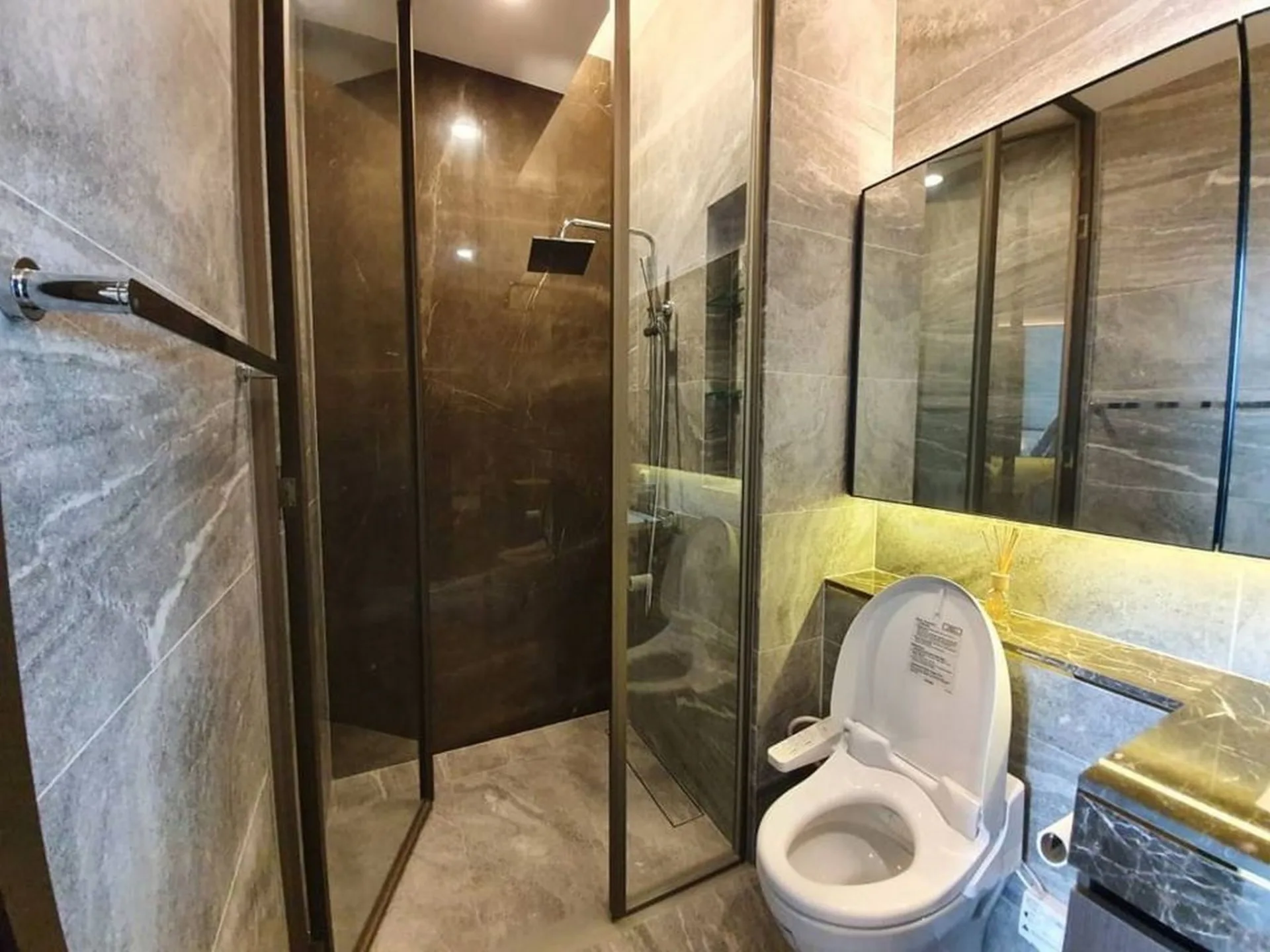 Property photos for The Esse Sukhumvit 36