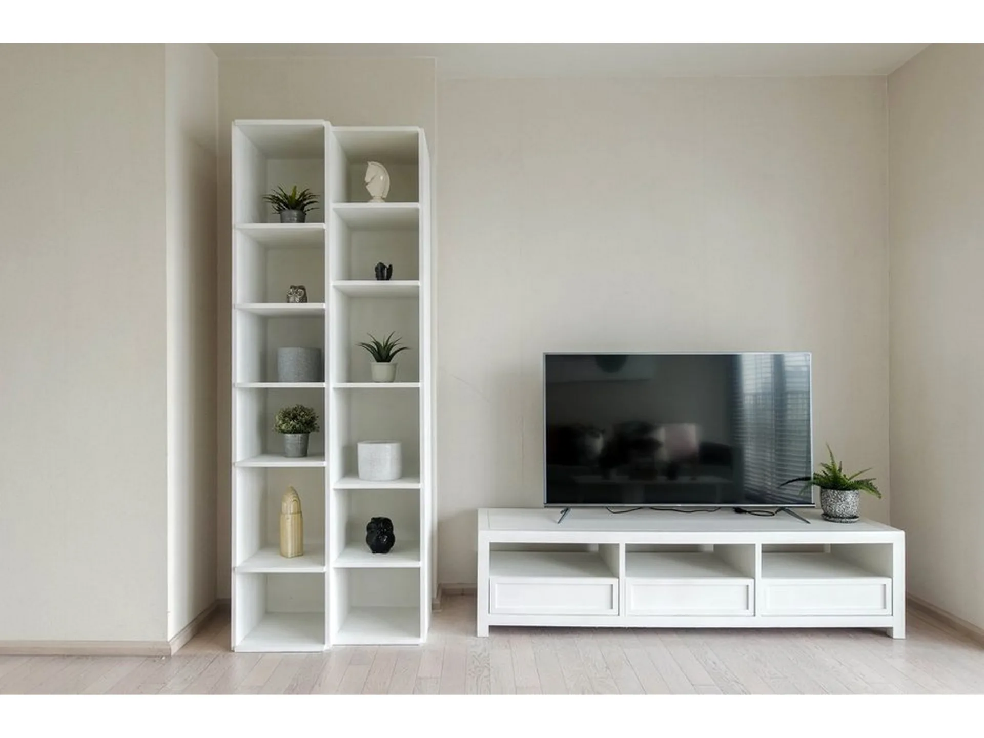 Property photos for Noble Solo