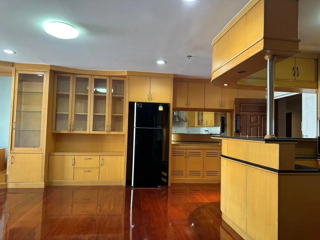 Property photos for Baan Ploenchit