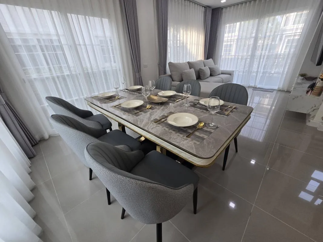Property photos for Golden Neo Sukhumvit Lasalle