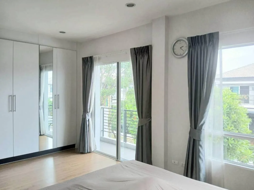 Property photos for The Centro Watcharapol