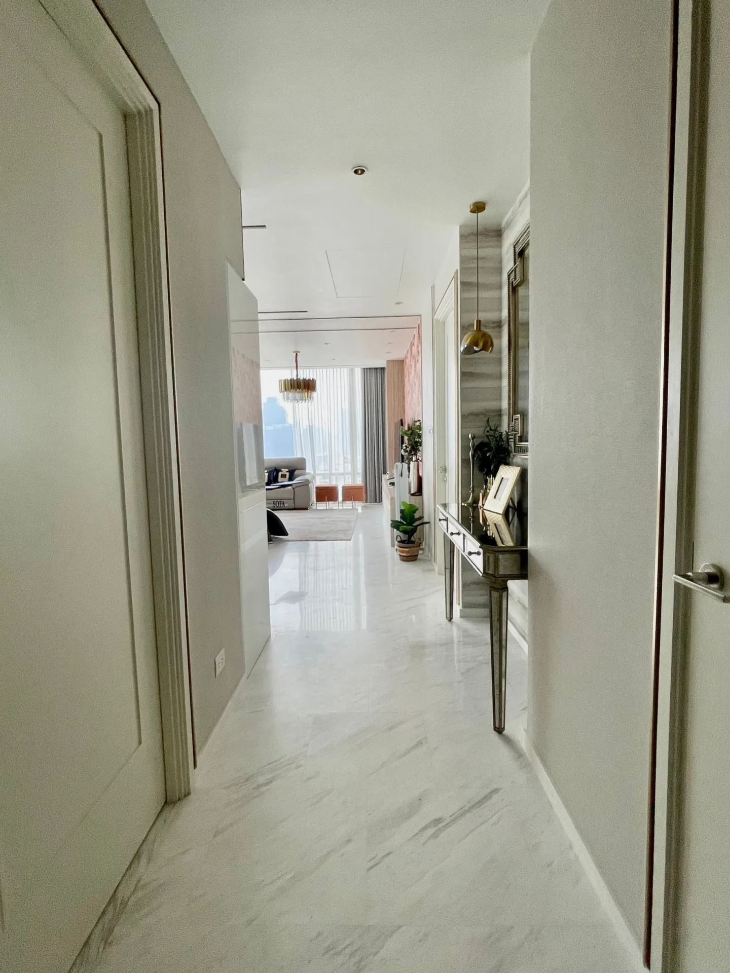 Property photos for Four Seasons Private Residences Bangkok