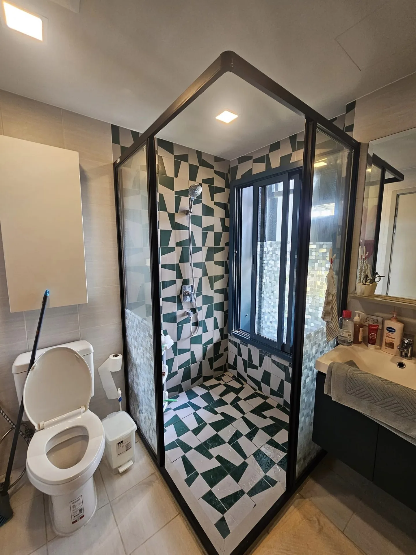 Property photos for THE BASE Sukhumvit 50