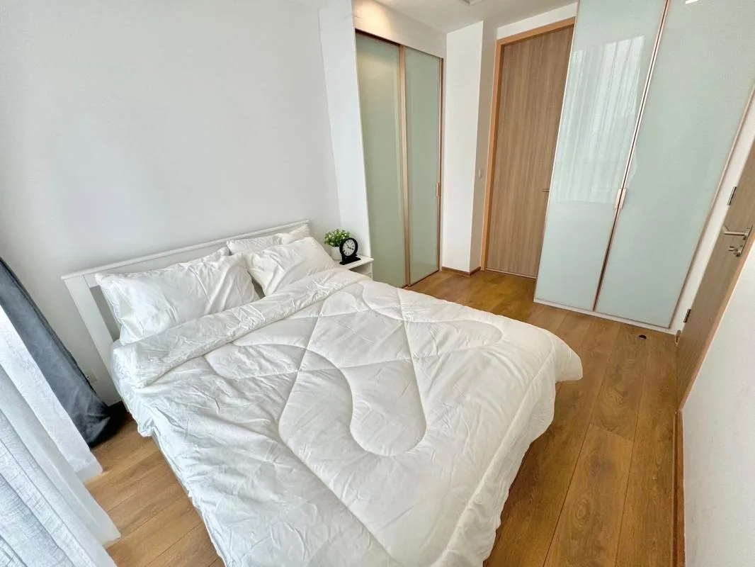 Property photos for Noble BE 33