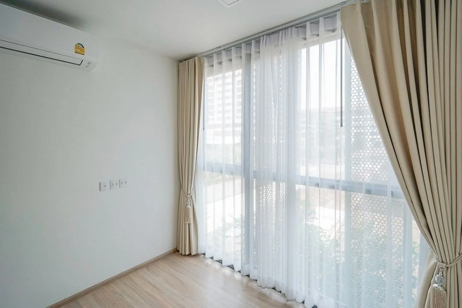 Property photos for Taka Haus Ekamai 12
