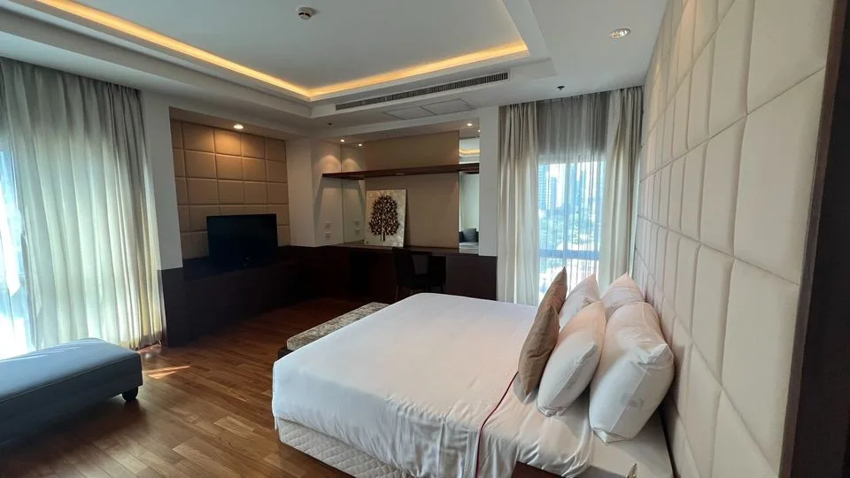 Property photos for Royal Residence Park