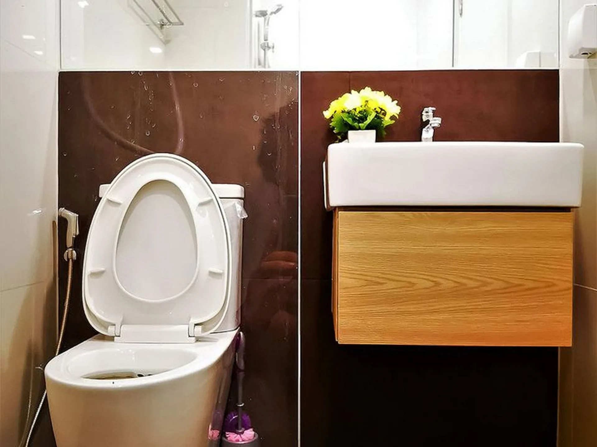 Property photos for Chambers On - nut Station