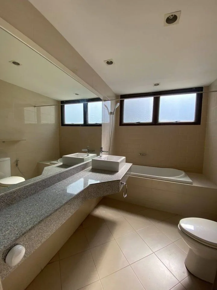 Property photos for The Habitat Sukhumvit 53