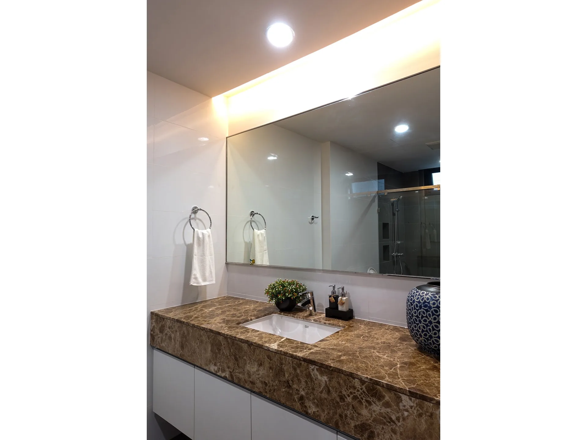 Property photos for Mayflower House Apartment