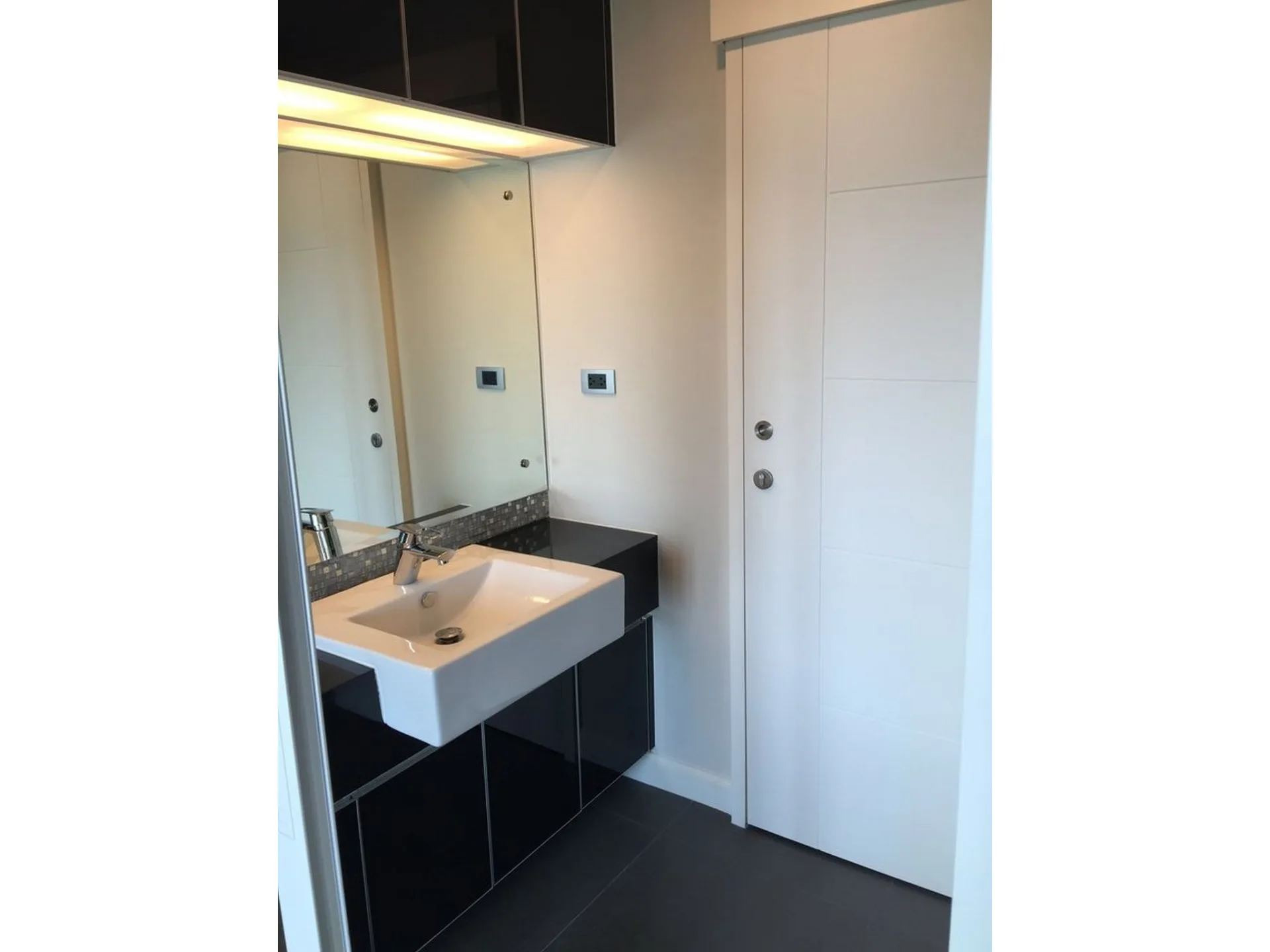 Property photos for The Crest Sukhumvit 34