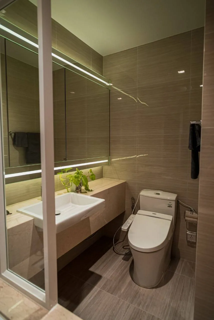 Property photos for Noble BE 33