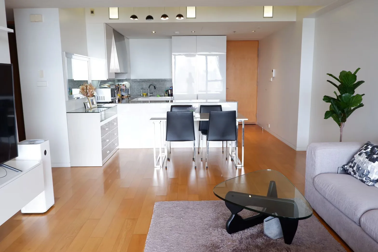Property photos for The Met