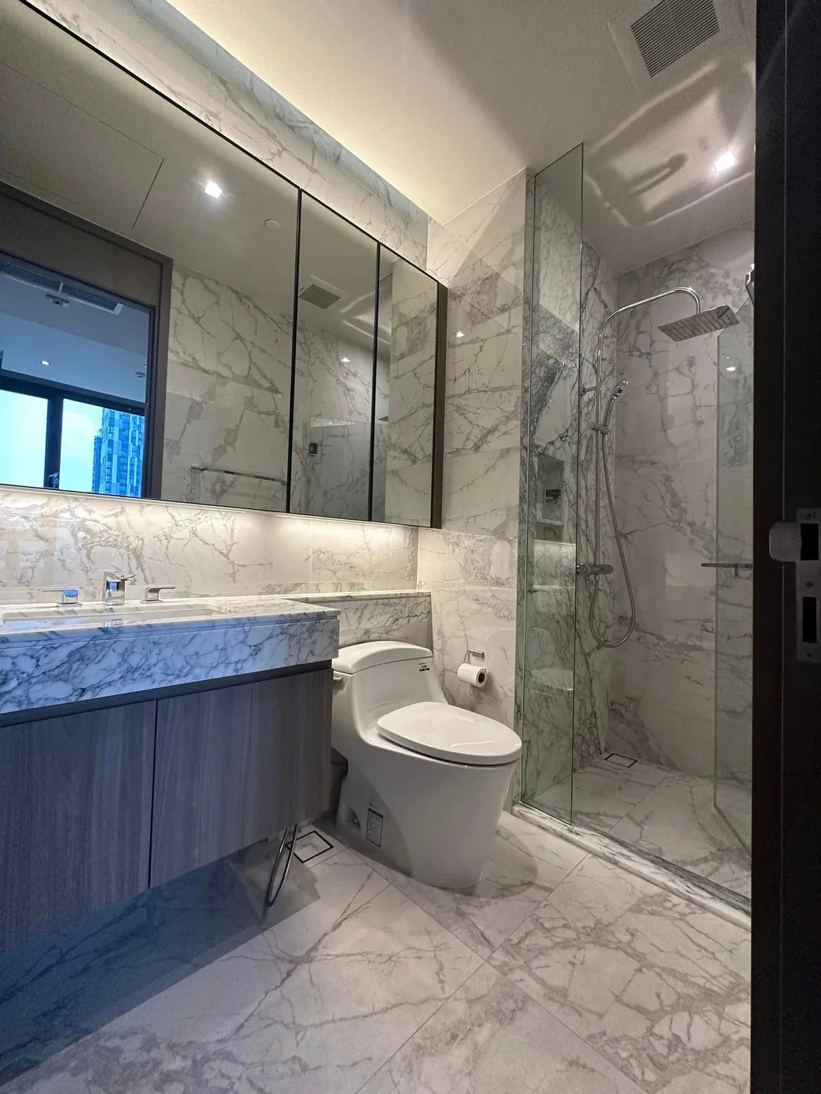 Property photos for Hyde Heritage Thonglor
