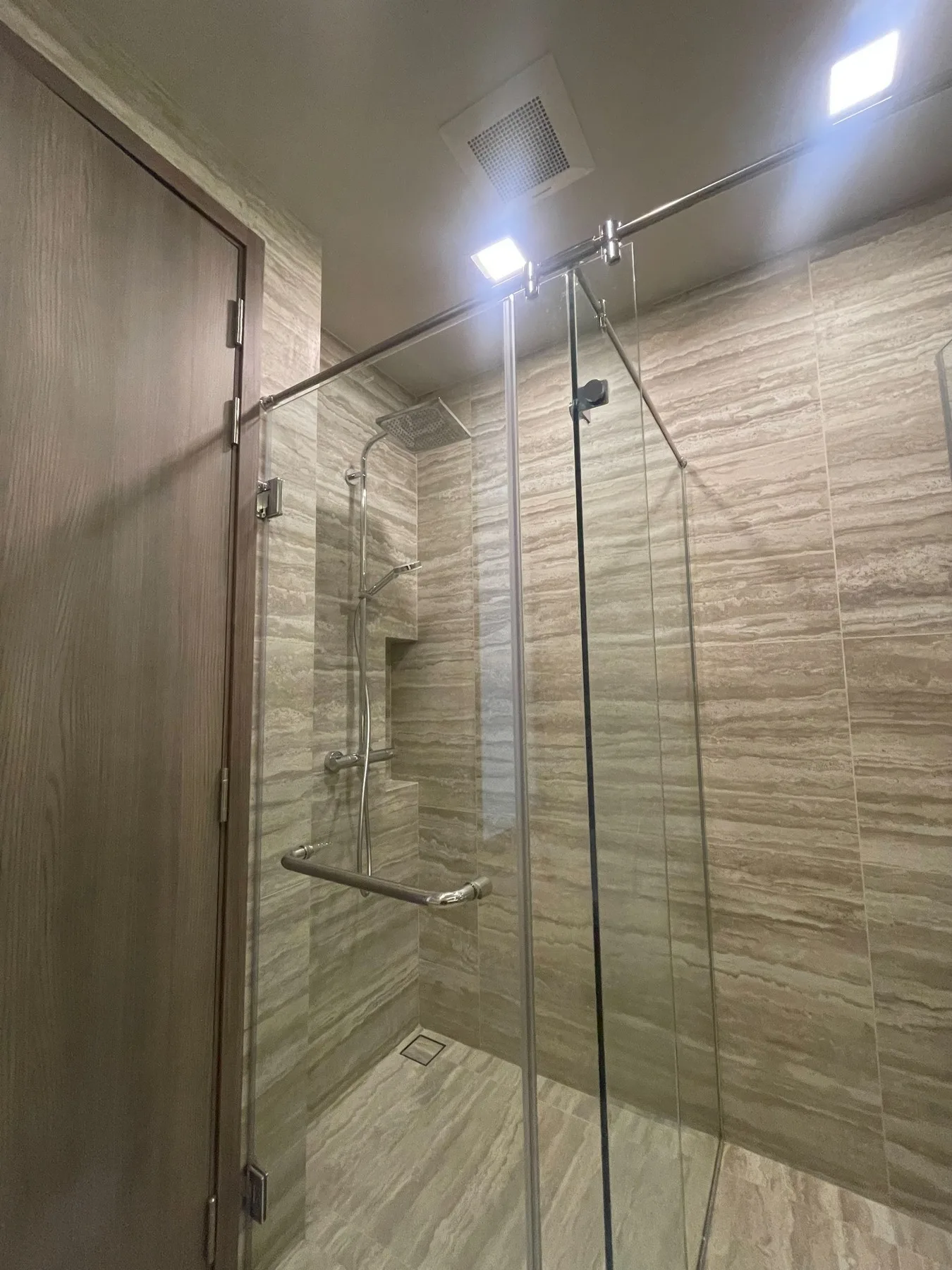 Property photos for Celes Asoke