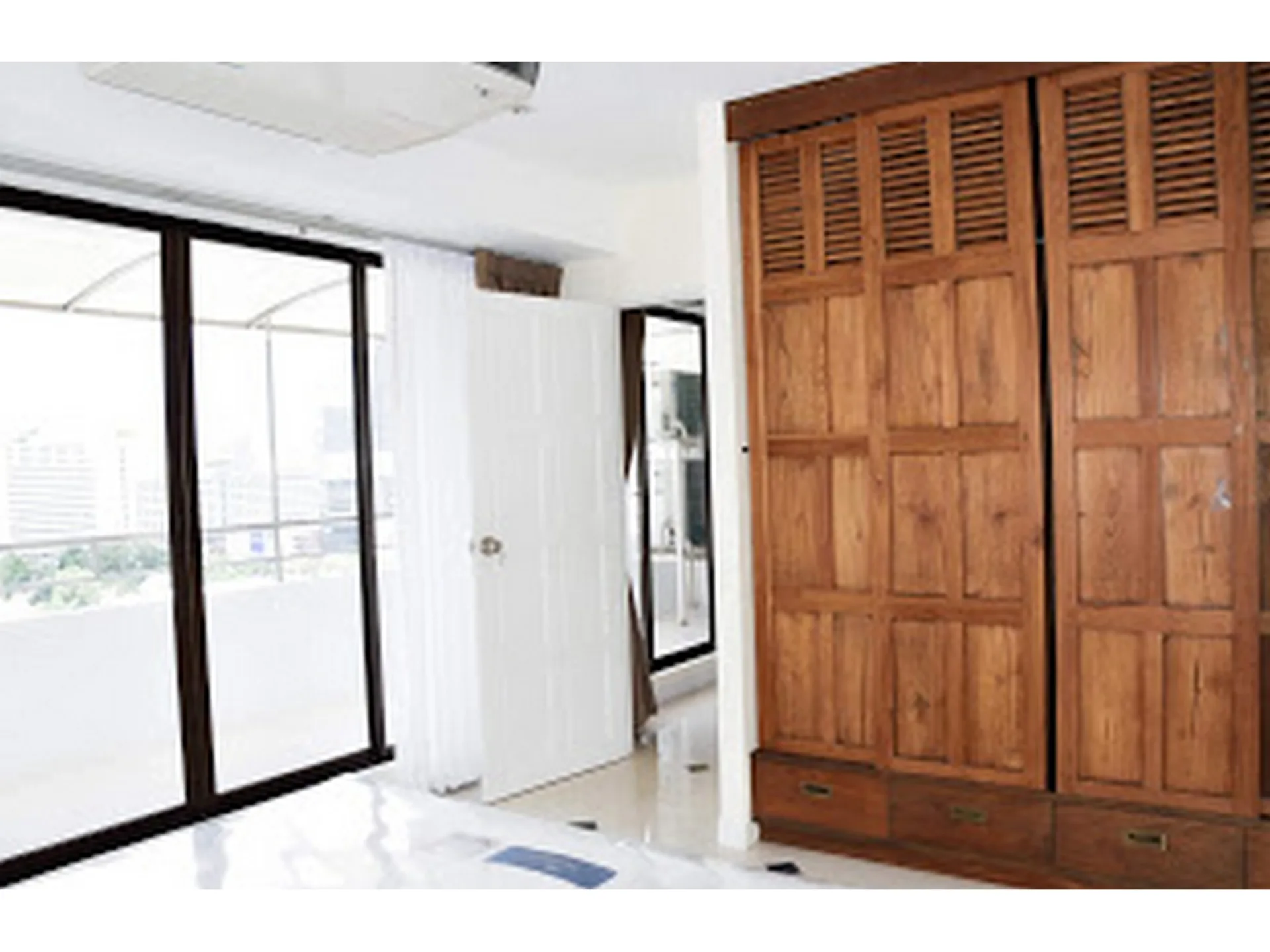 Property photos for Diamond Tower