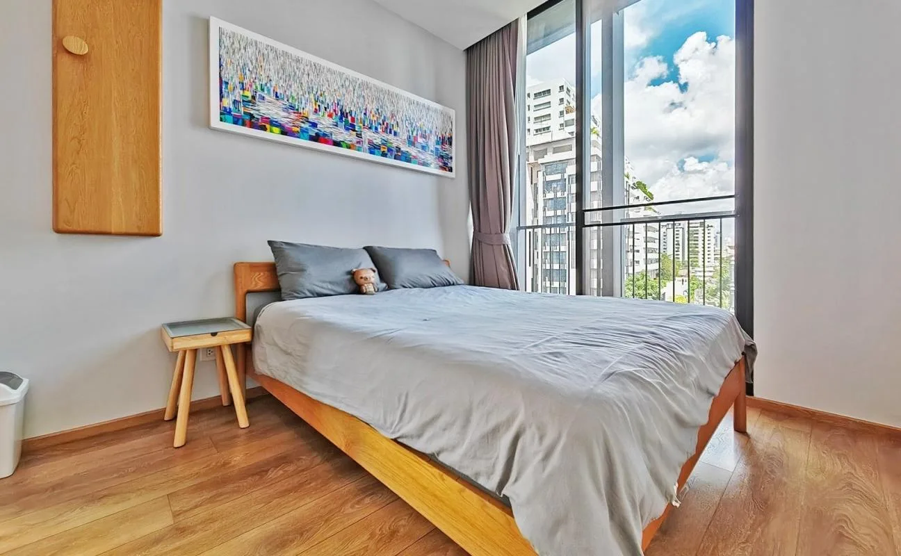 Property photos for Noble BE 33